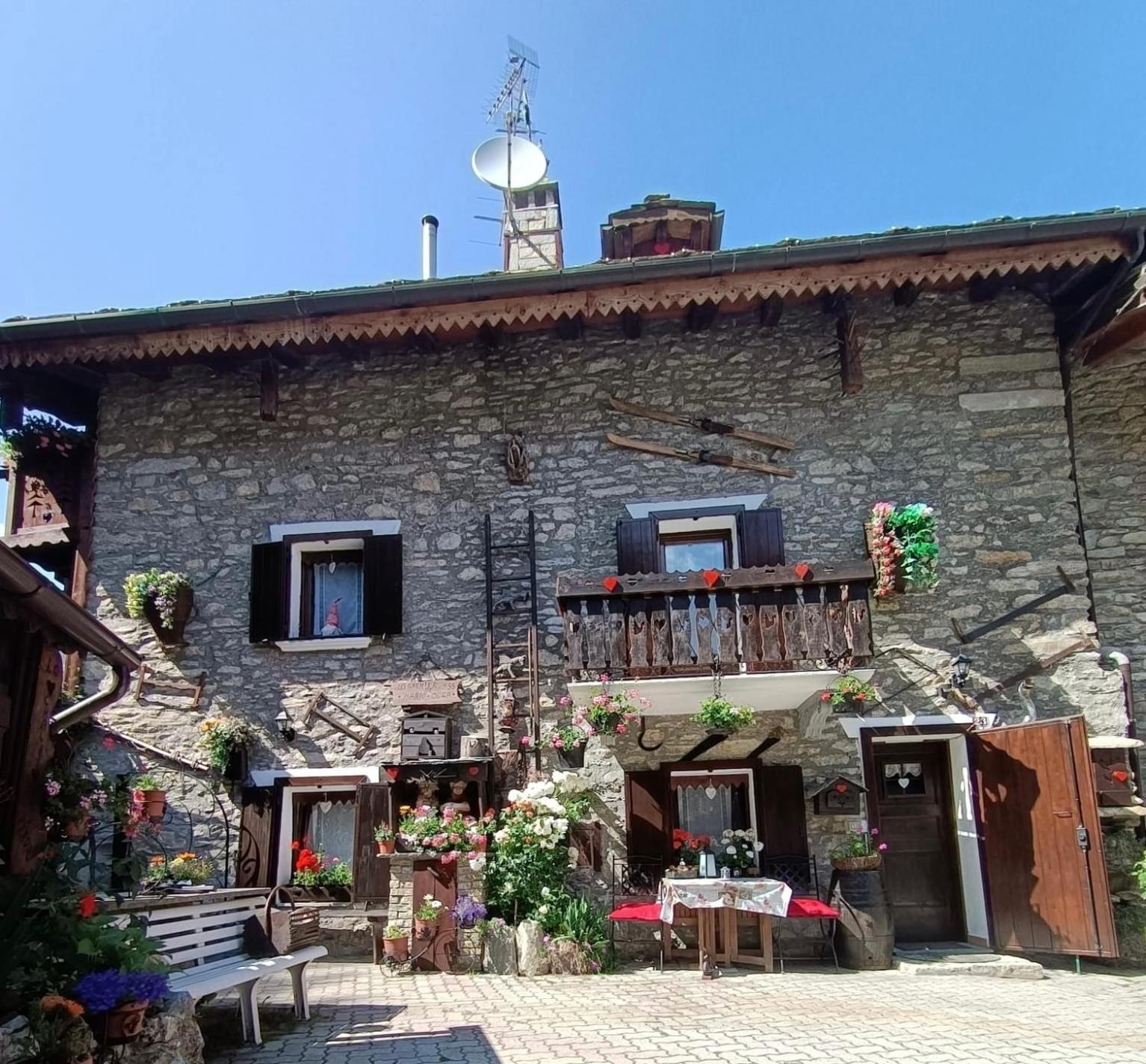 Apartamento Le Grenier de Olga e Mario Pré-Saint-Didier Exterior foto